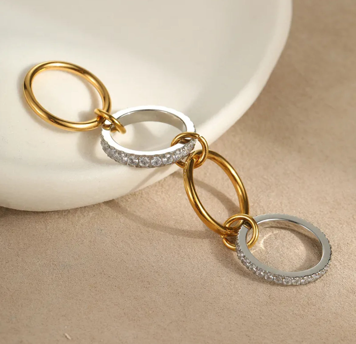 Bague Sofia Plaqué Or: Élégance et Design Original